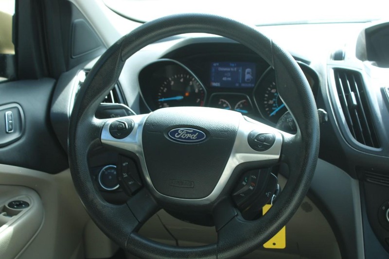 Ford Escape Vehicle Full-screen Gallery Image 11