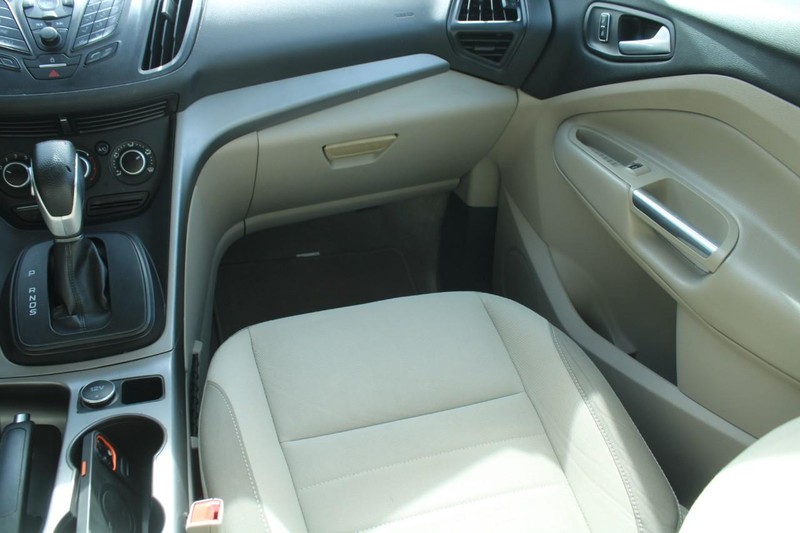 Ford Escape Vehicle Full-screen Gallery Image 13