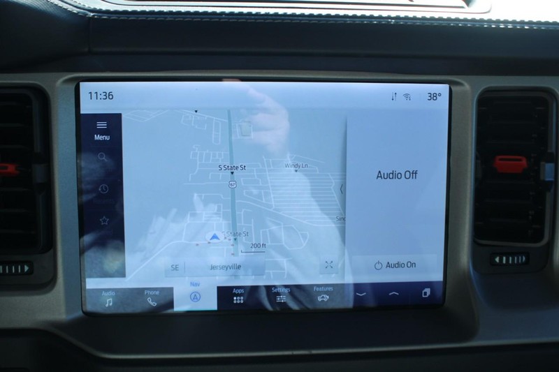 Ford Bronco Vehicle Full-screen Gallery Image 19