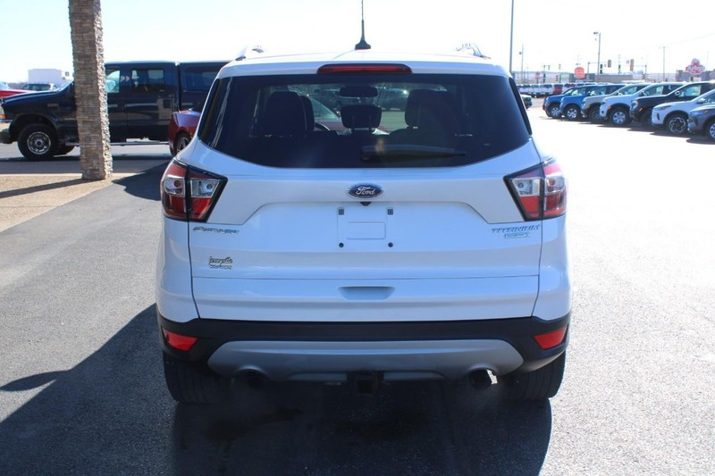 Ford Escape Vehicle Full-screen Gallery Image 04