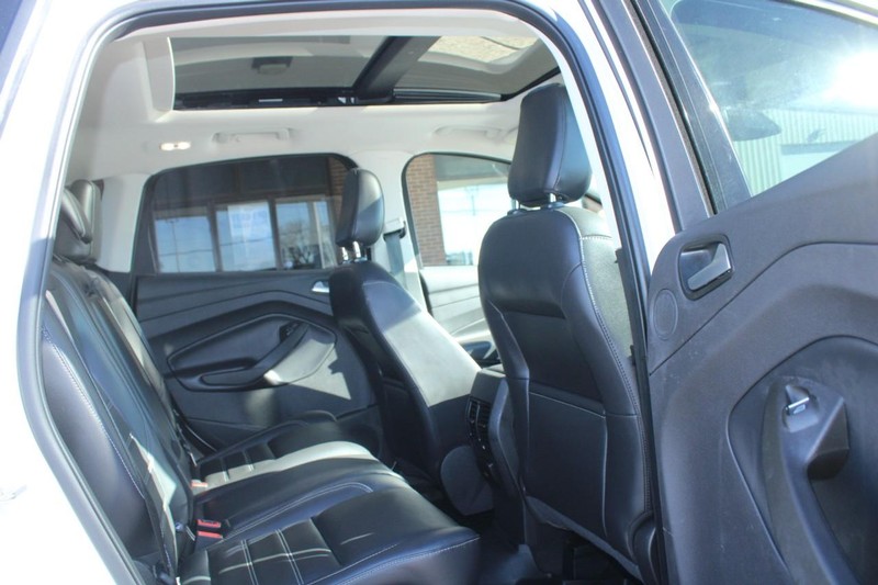 Ford Escape Vehicle Full-screen Gallery Image 09