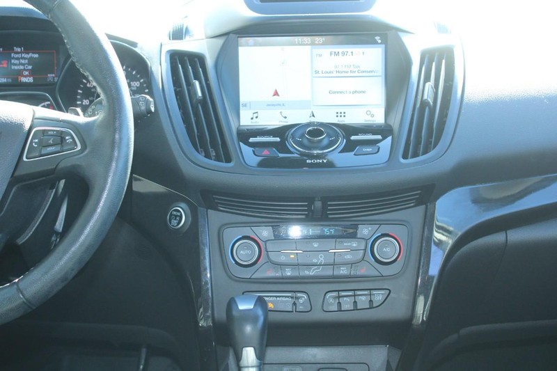 Ford Escape Vehicle Full-screen Gallery Image 12