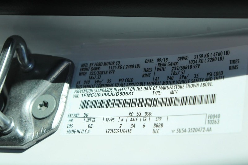 Ford Escape Vehicle Full-screen Gallery Image 16