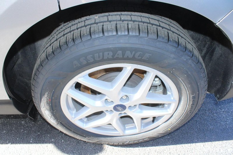 Ford Edge Vehicle Full-screen Gallery Image 07