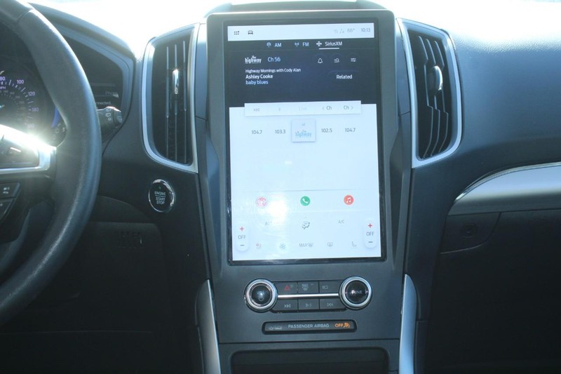 Ford Edge Vehicle Full-screen Gallery Image 12