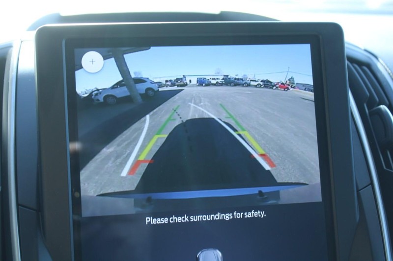 Ford Edge Vehicle Full-screen Gallery Image 19