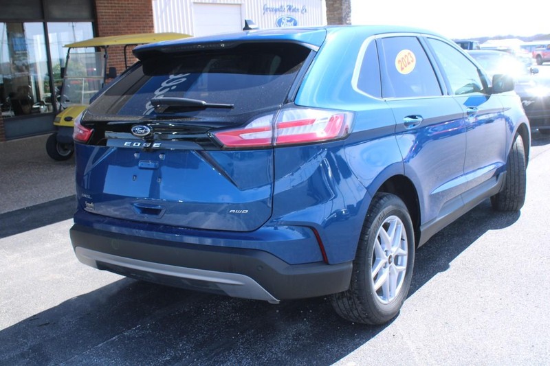 Ford Edge Vehicle Full-screen Gallery Image 03