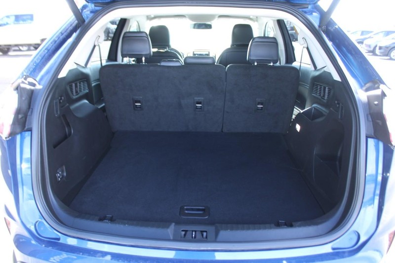 Ford Edge Vehicle Full-screen Gallery Image 06