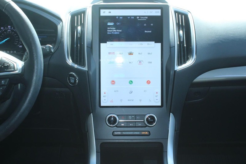 Ford Edge Vehicle Full-screen Gallery Image 12