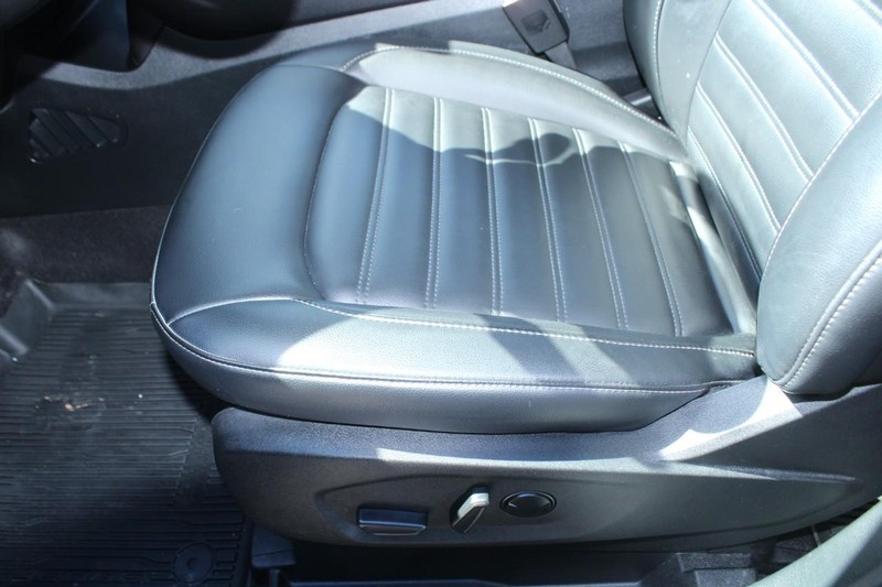 Ford Edge Vehicle Full-screen Gallery Image 15