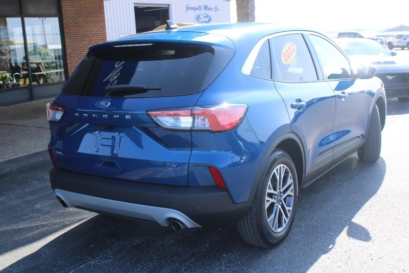 Ford Escape Vehicle Full-screen Gallery Image 03