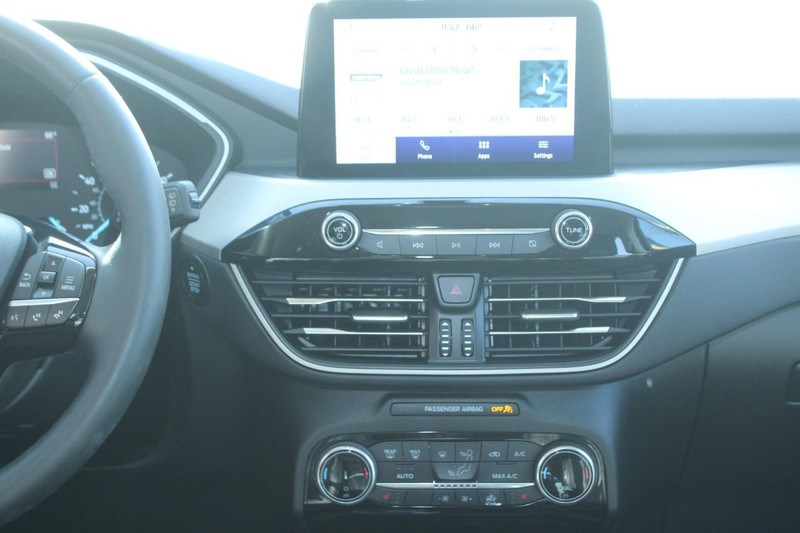 Ford Escape Vehicle Full-screen Gallery Image 12