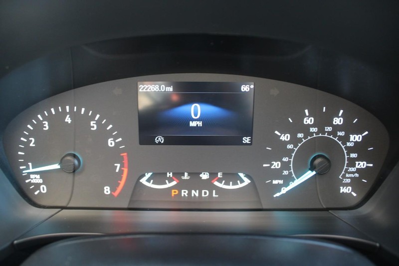 Ford Escape Vehicle Full-screen Gallery Image 17