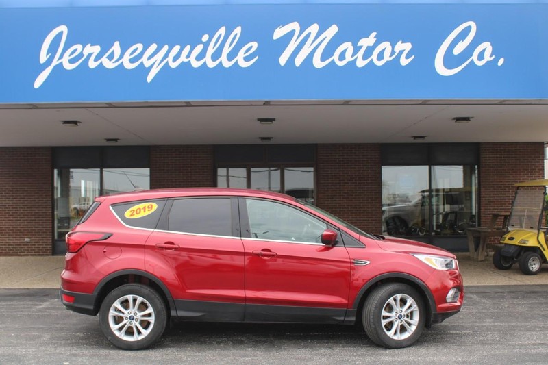 Ford Escape Vehicle Full-screen Gallery Image 01