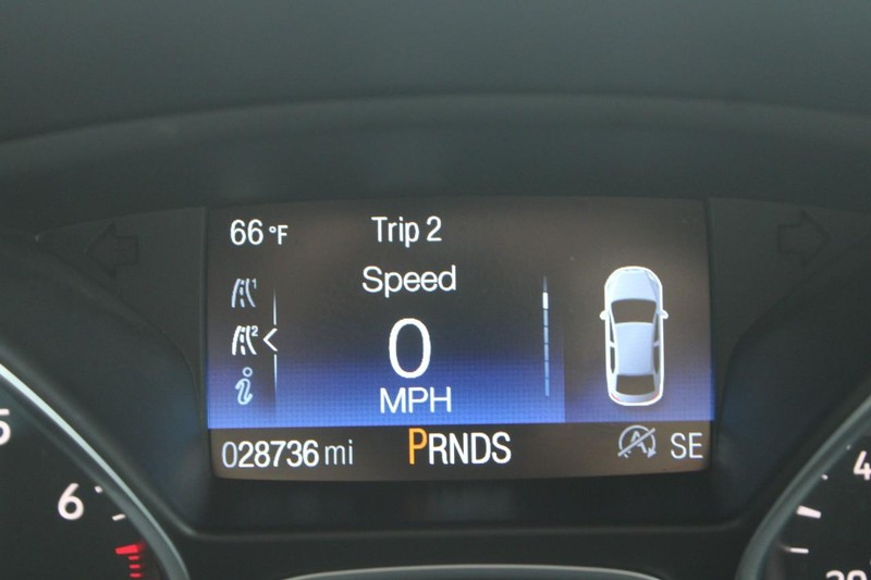 Ford Escape Vehicle Full-screen Gallery Image 18