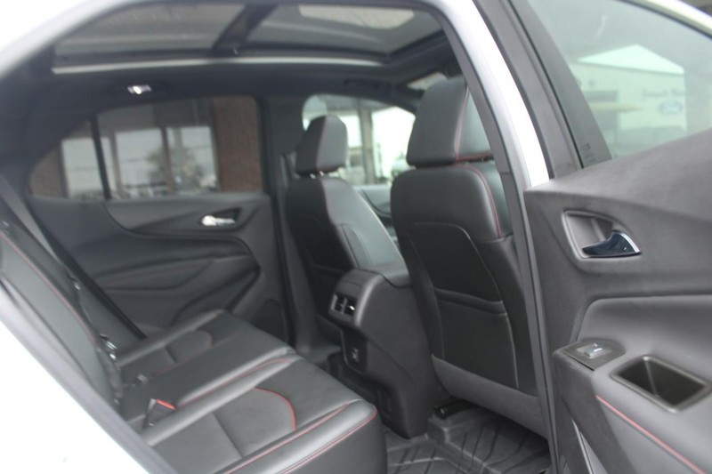 Chevrolet Equinox Vehicle Full-screen Gallery Image 09