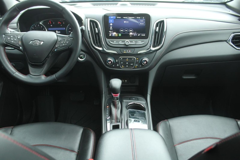 Chevrolet Equinox Vehicle Full-screen Gallery Image 10