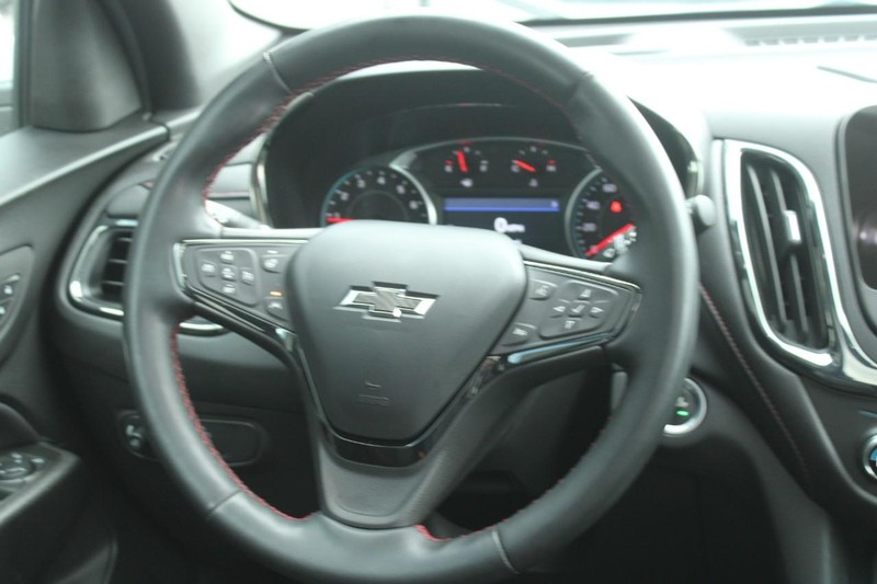 Chevrolet Equinox Vehicle Full-screen Gallery Image 11