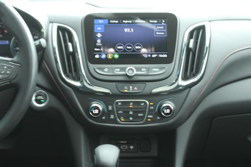 Chevrolet Equinox Vehicle Full-screen Gallery Image 12