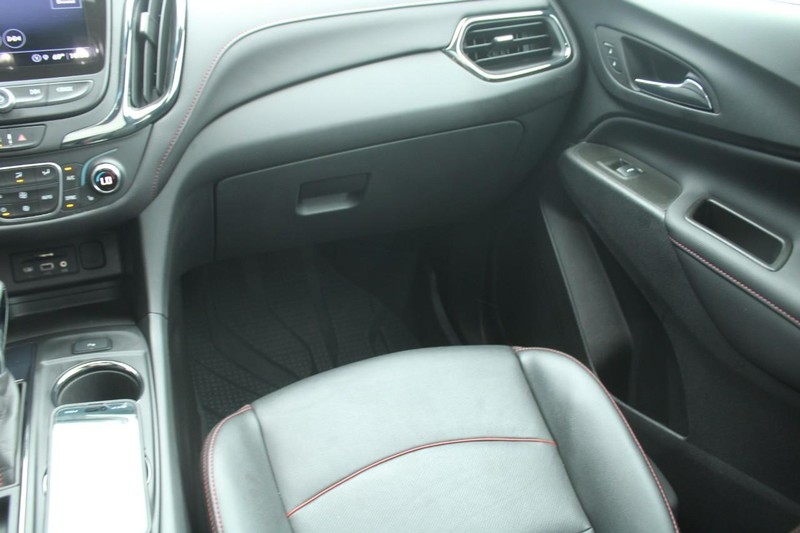 Chevrolet Equinox Vehicle Full-screen Gallery Image 13