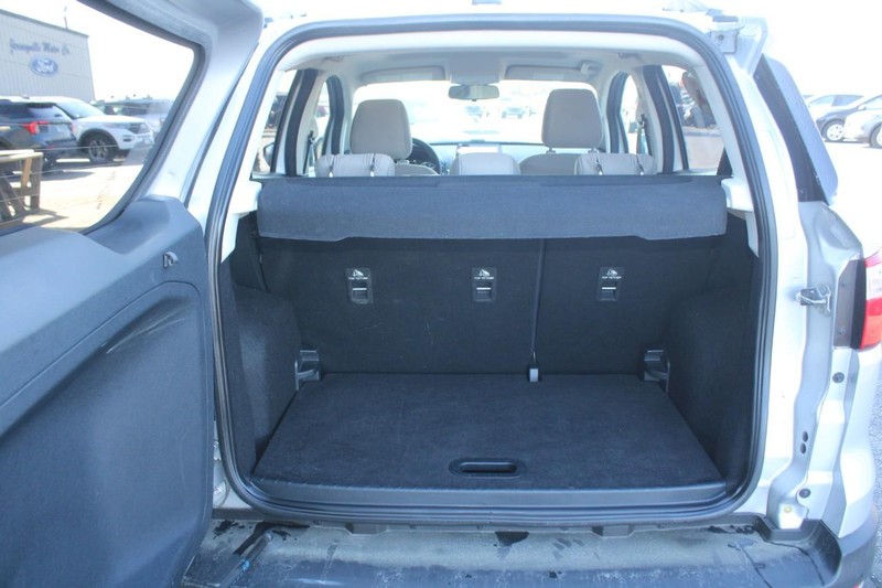 Ford EcoSport Vehicle Full-screen Gallery Image 06