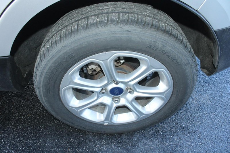 Ford EcoSport Vehicle Full-screen Gallery Image 07