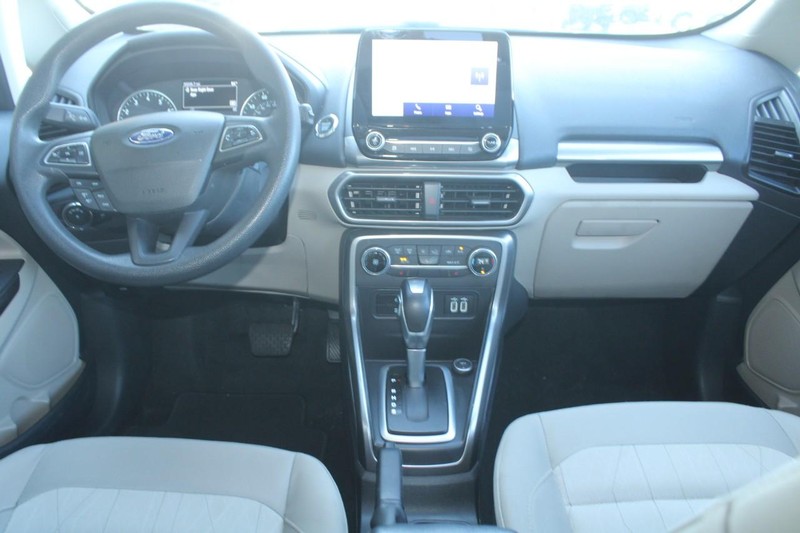 Ford EcoSport Vehicle Full-screen Gallery Image 10