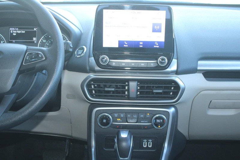 Ford EcoSport Vehicle Full-screen Gallery Image 12