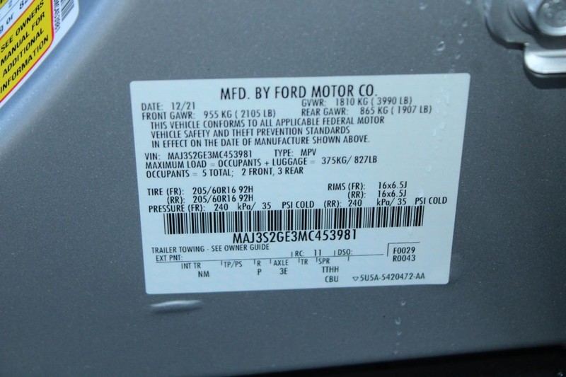 Ford EcoSport Vehicle Full-screen Gallery Image 16