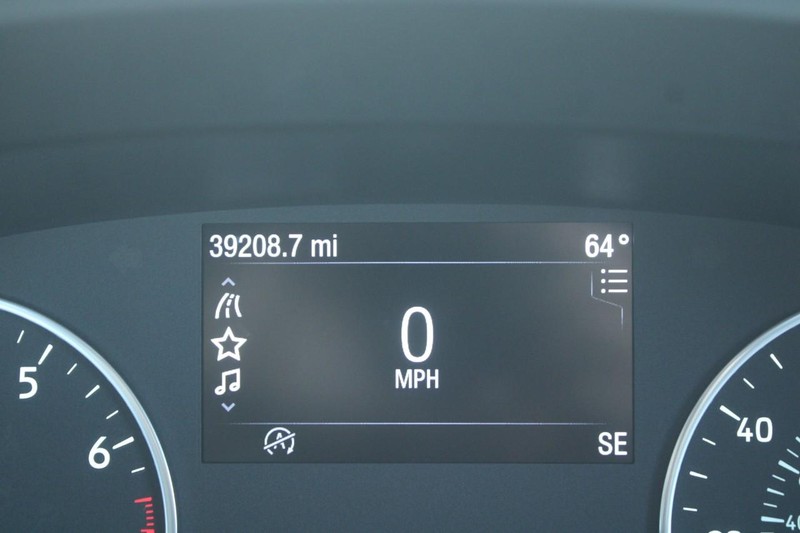 Ford EcoSport Vehicle Full-screen Gallery Image 18