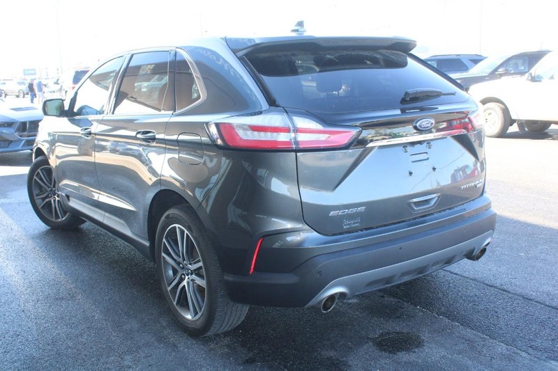 Ford Edge Vehicle Full-screen Gallery Image 05