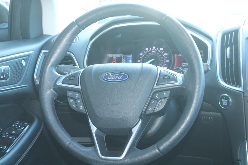 Ford Edge Vehicle Full-screen Gallery Image 11