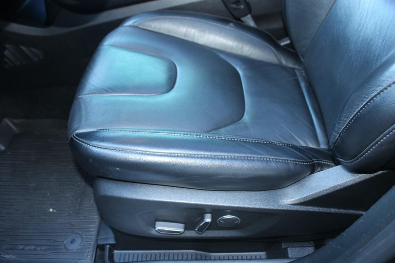 Ford Edge Vehicle Full-screen Gallery Image 15
