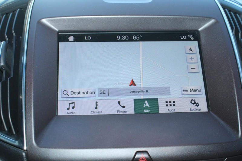 Ford Edge Vehicle Full-screen Gallery Image 19