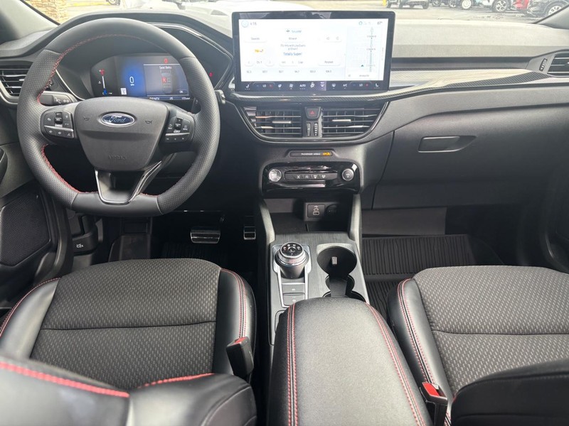 Ford Escape Vehicle Full-screen Gallery Image 10
