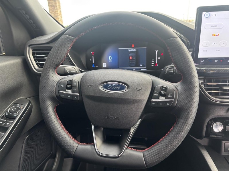 Ford Escape Vehicle Full-screen Gallery Image 11