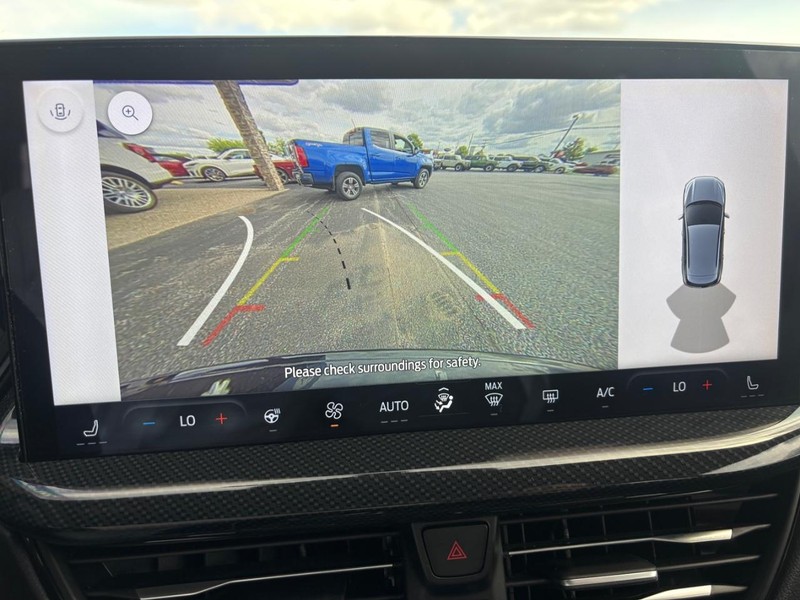 Ford Escape Vehicle Full-screen Gallery Image 18
