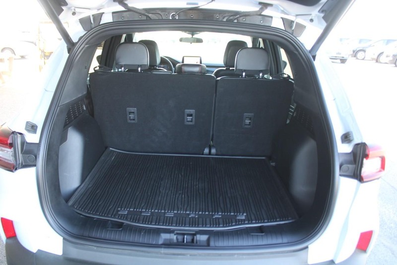 Ford Escape Vehicle Full-screen Gallery Image 06