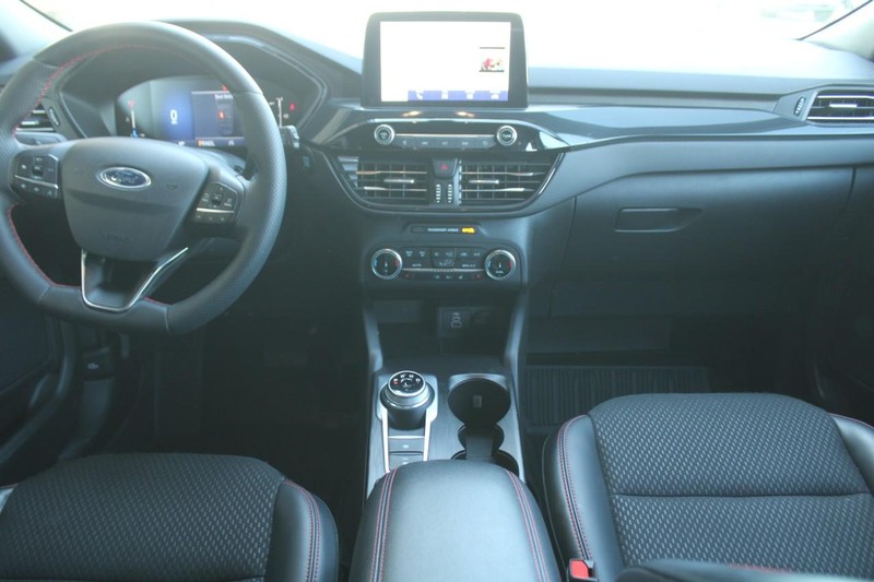 Ford Escape Vehicle Full-screen Gallery Image 10