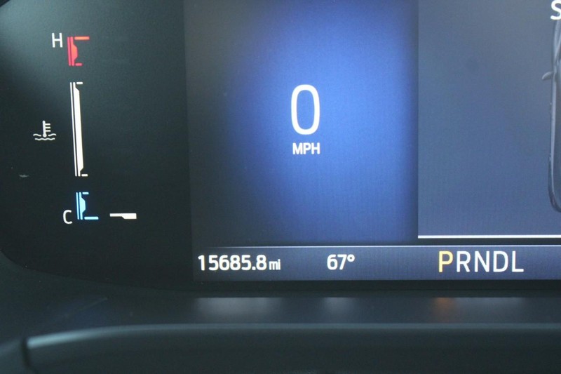 Ford Escape Vehicle Full-screen Gallery Image 18
