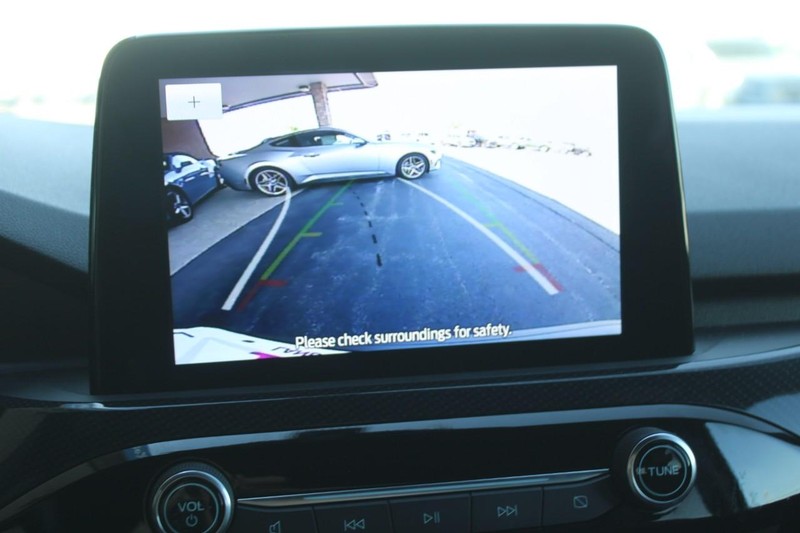 Ford Escape Vehicle Full-screen Gallery Image 19