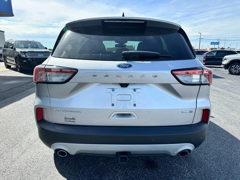 Ford Escape Vehicle Full-screen Gallery Image 04
