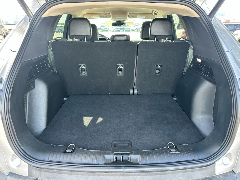 Ford Escape Vehicle Full-screen Gallery Image 05