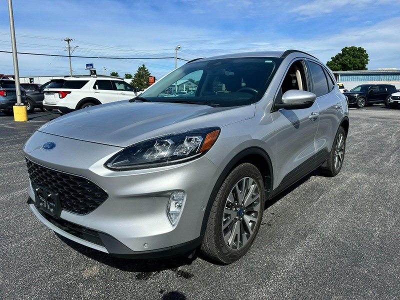 Ford Escape Vehicle Full-screen Gallery Image 08
