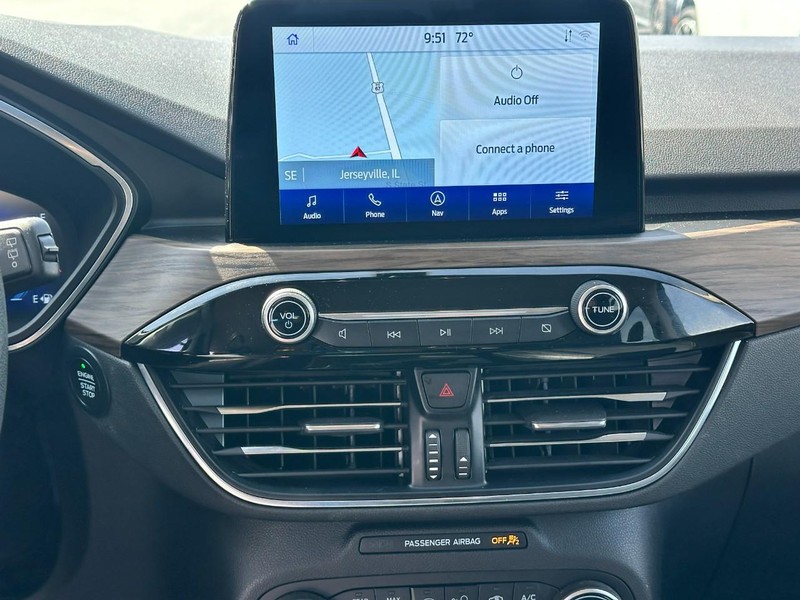 Ford Escape Vehicle Full-screen Gallery Image 13