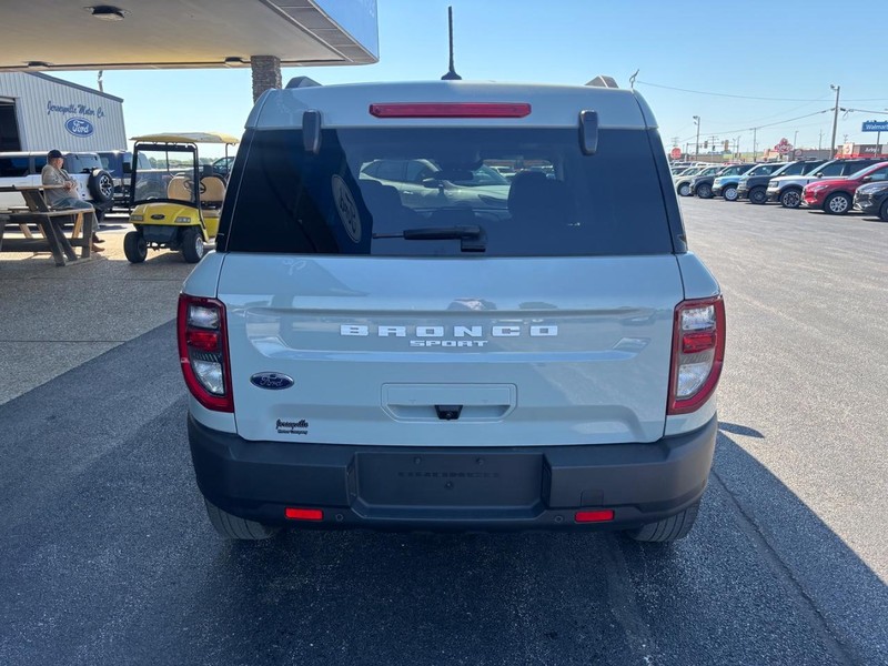 Ford Bronco Sport Vehicle Full-screen Gallery Image 04