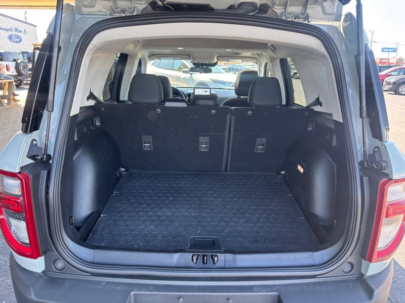 Ford Bronco Sport Vehicle Full-screen Gallery Image 06