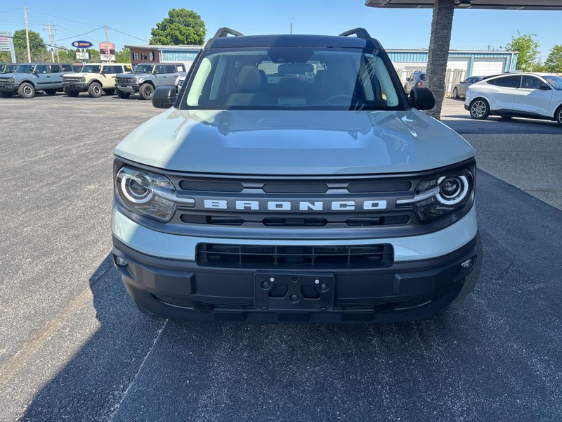 Ford Bronco Sport Vehicle Full-screen Gallery Image 08