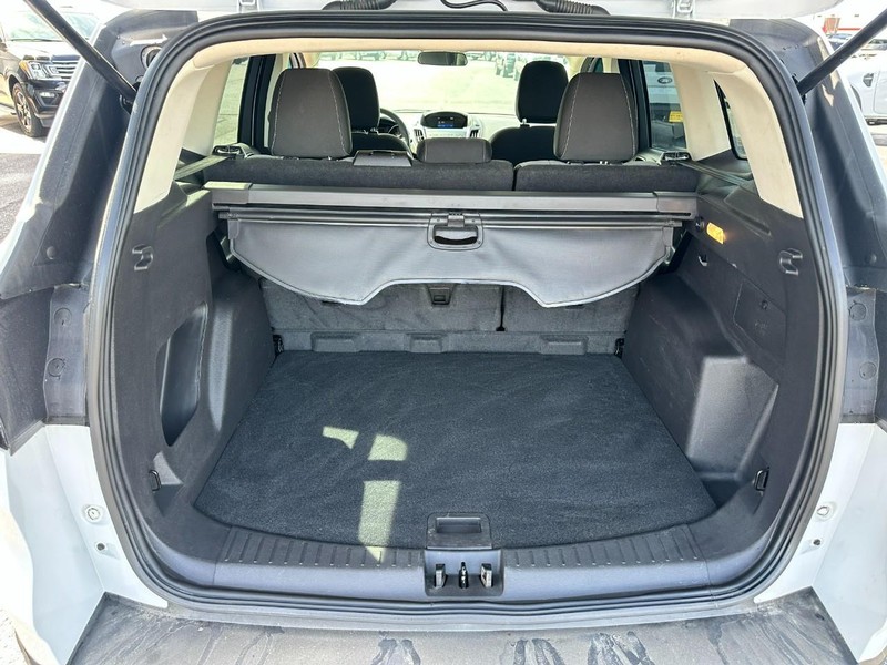Ford Escape Vehicle Full-screen Gallery Image 05