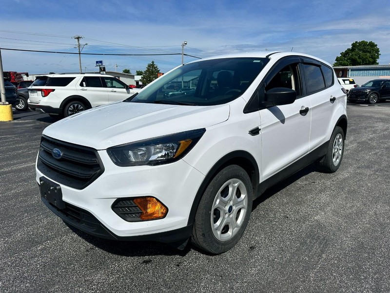 Ford Escape Vehicle Full-screen Gallery Image 08